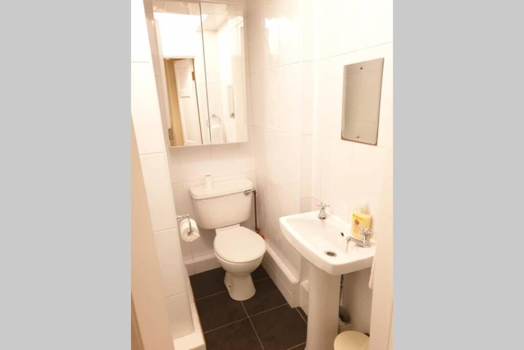 Large 3 Bed, Galway City Centre Apartment Exterior photo