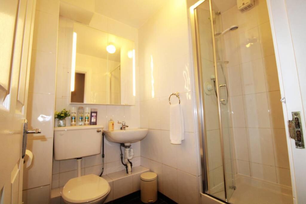 Large 3 Bed, Galway City Centre Apartment Exterior photo