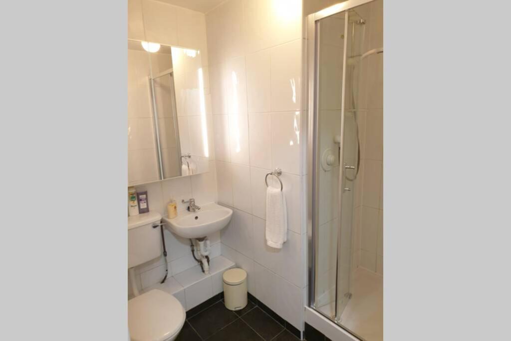 Large 3 Bed, Galway City Centre Apartment Exterior photo
