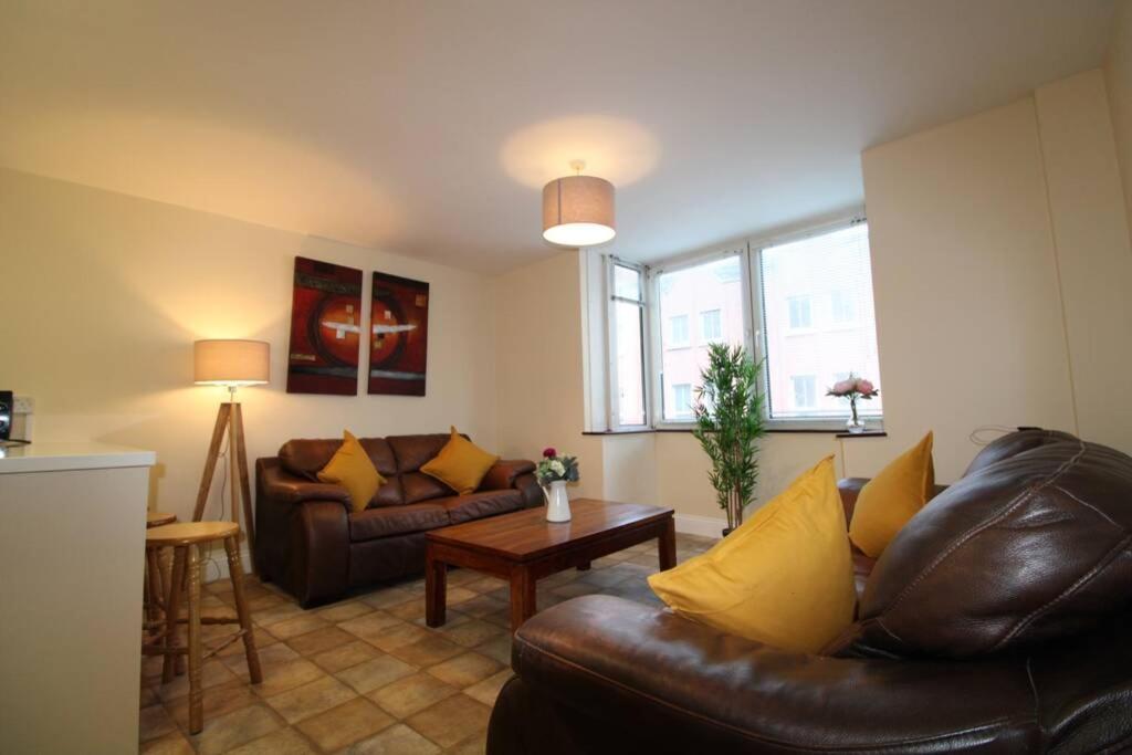 Large 3 Bed, Galway City Centre Apartment Exterior photo